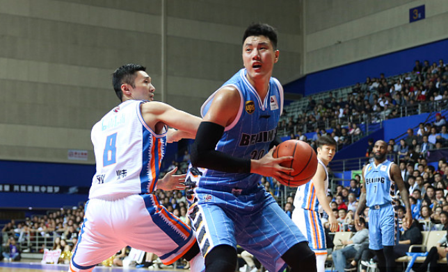 关于击剑总决赛掀起高潮，剑门雷豹队鏖战东城雄狮队，老将里程碑之夜——球迷期待下一战的信息