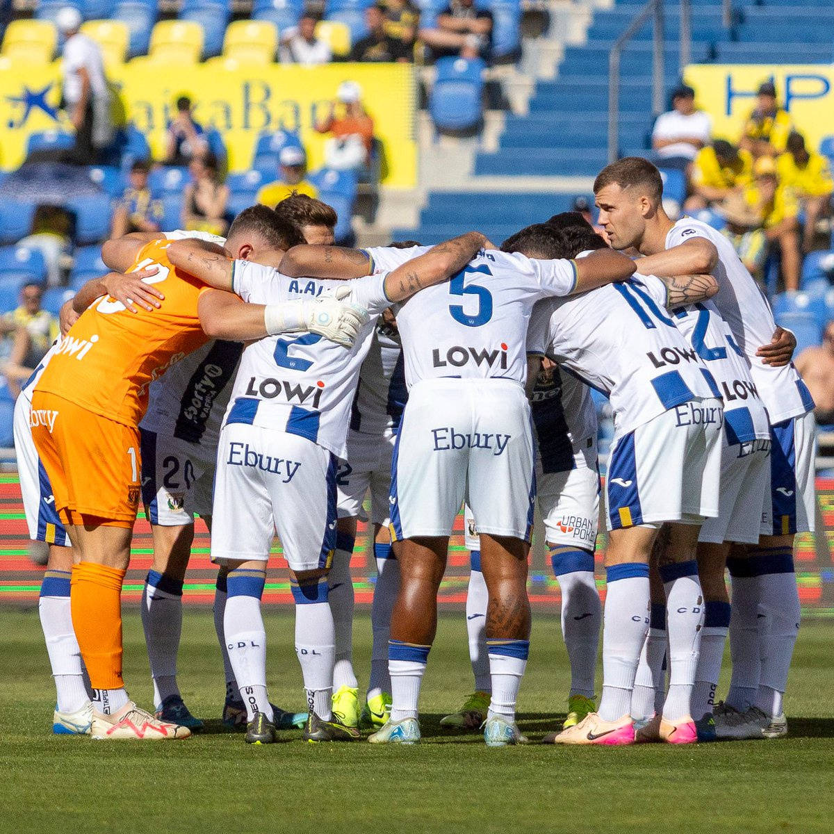 包含门兴格拉德巴赫发布备战花絮，今夜遗憾出局，欧冠任务艰巨，控场能力受关注的词条