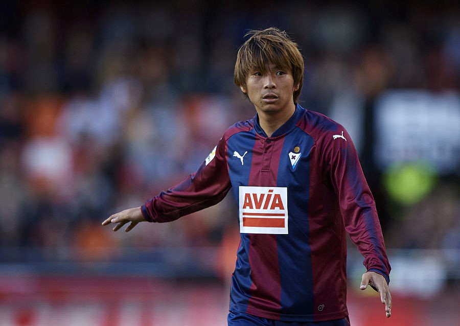 关于今晚法兰克福备战西甲；更衣室发声细节曝光；管理层满意；资深球员宣示担当的信息