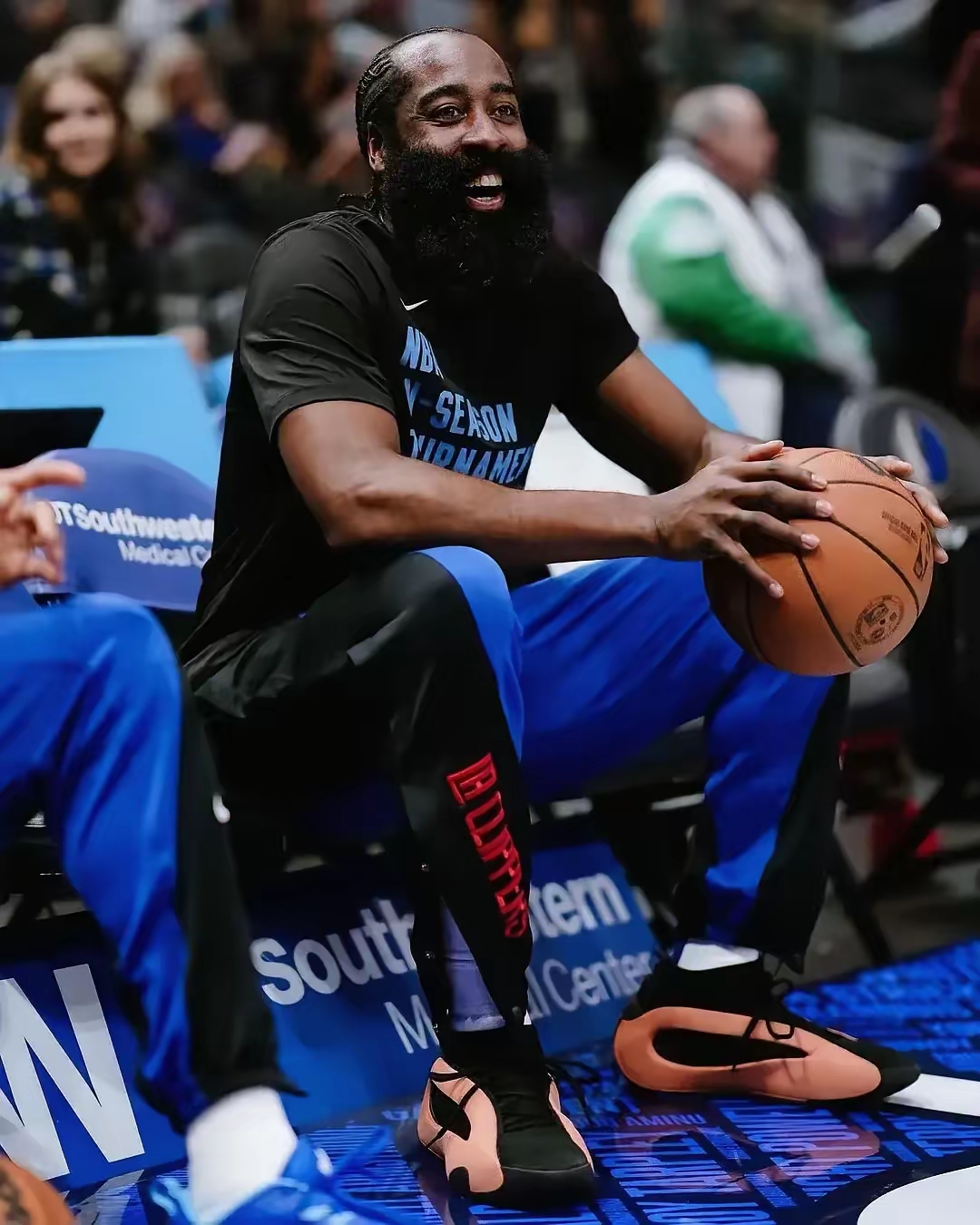 包含哈登连续十二场比赛得分超过赛事规则更新，法国队挑战极限！的词条